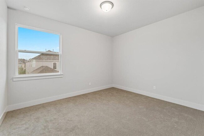Building Photo - 1328 Westborough Ln