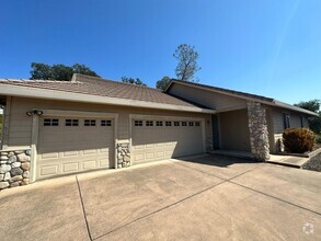 Building Photo - Gorgeous Home In Connor Estates