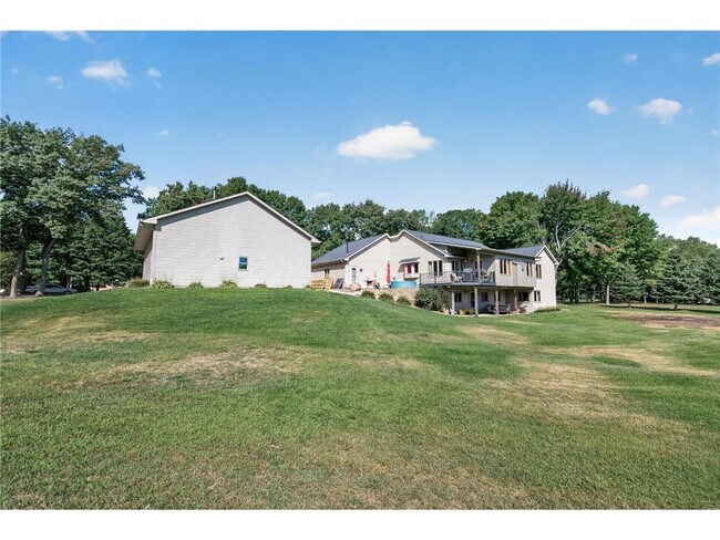 Building Photo - 14372 Heather Ridge Dr