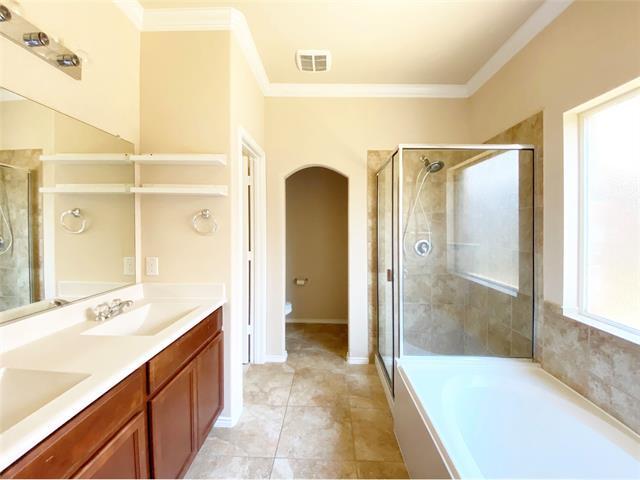 Building Photo - 9108 Spurs Trail