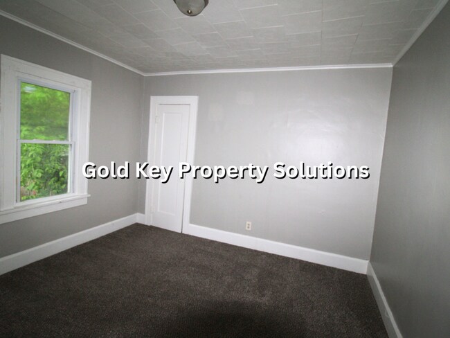 Building Photo - 2 BR 1 BA Home with Covered Front Porch (NO SECTION 8)