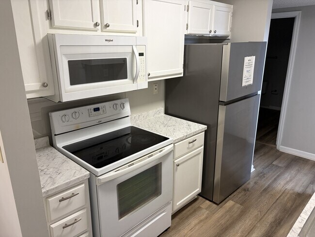 Building Photo - 2 Bed / 2 Bath Condo for Rent in Huntsville, AL 35806