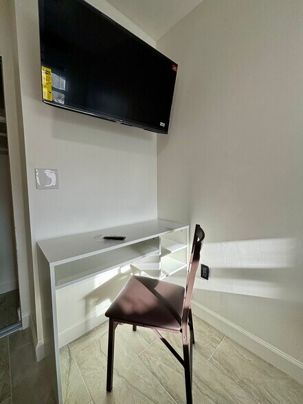 Building Photo - 1620 N 23rd Ave