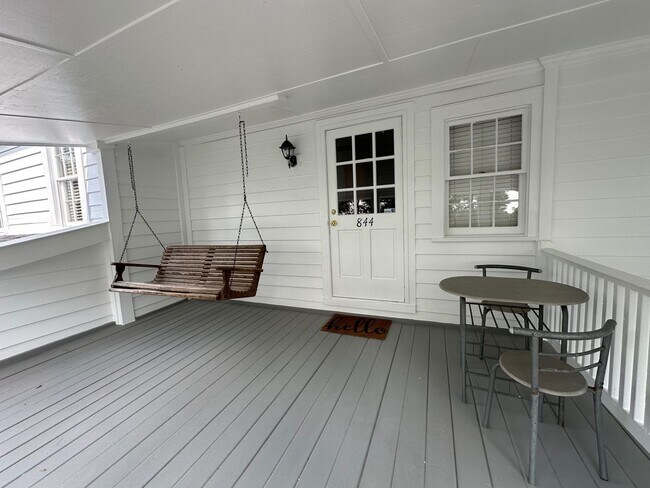 Building Photo - 844 Hickman Rd