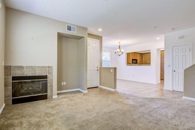 Building Photo - Beautiful 4 Bedroom, 2.5 Bath Condo for Rent in Elk Grove