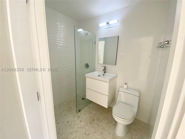 Building Photo - 6484 Indian Creek Dr