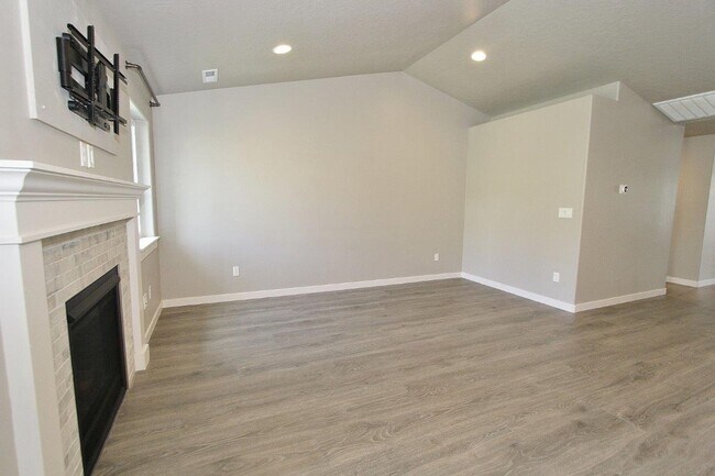 Building Photo - 10510 W Daylily Ave