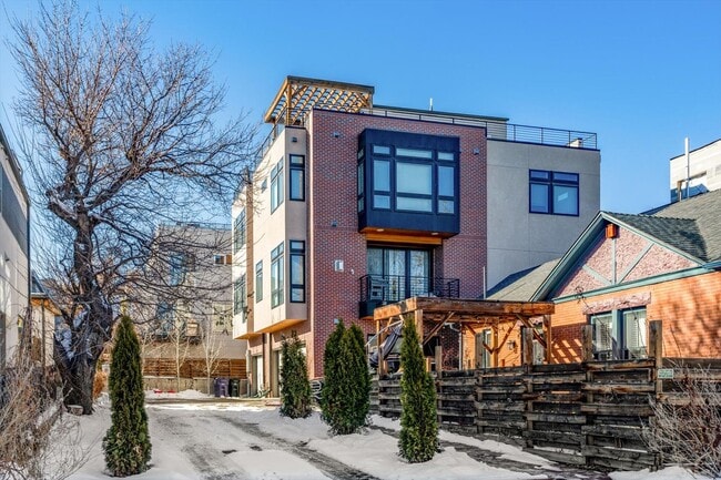 Building Photo - 4-Story 2BD, 2.5BA LoHi Townhome with Rooftop Deck