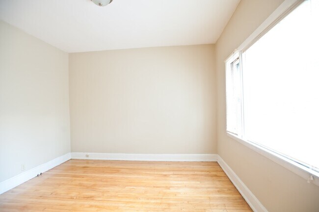 Building Photo - 3221 N Newhall St