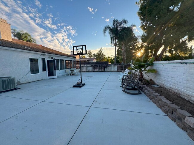 Building Photo - Beautiful Single Story House - OVERSIZED lot in the sought after Vail Ranch Community right in th...