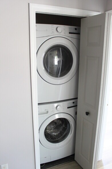 Building Photo - 39 Southmont Dr