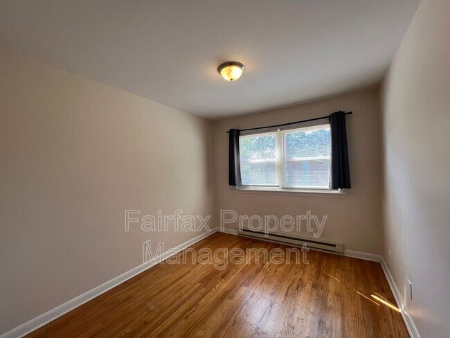 Building Photo - 1937 Morehead Ave