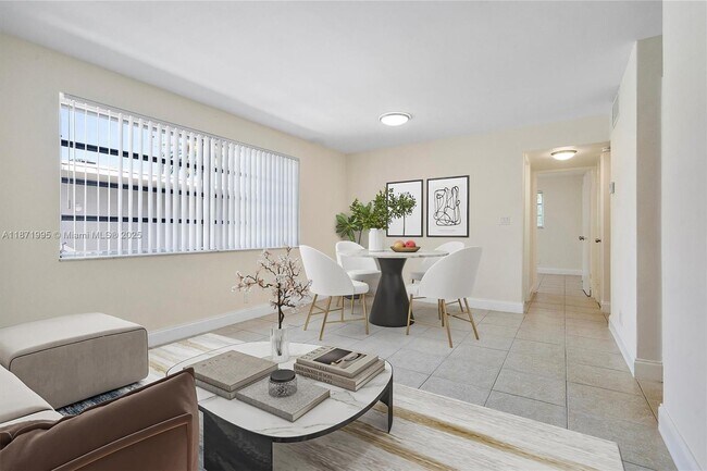 Building Photo - 1715 N 16th Ave