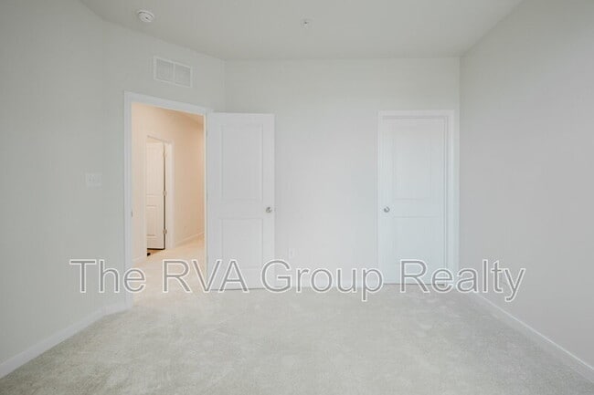 Building Photo - 14479 Hancock Towns Dr