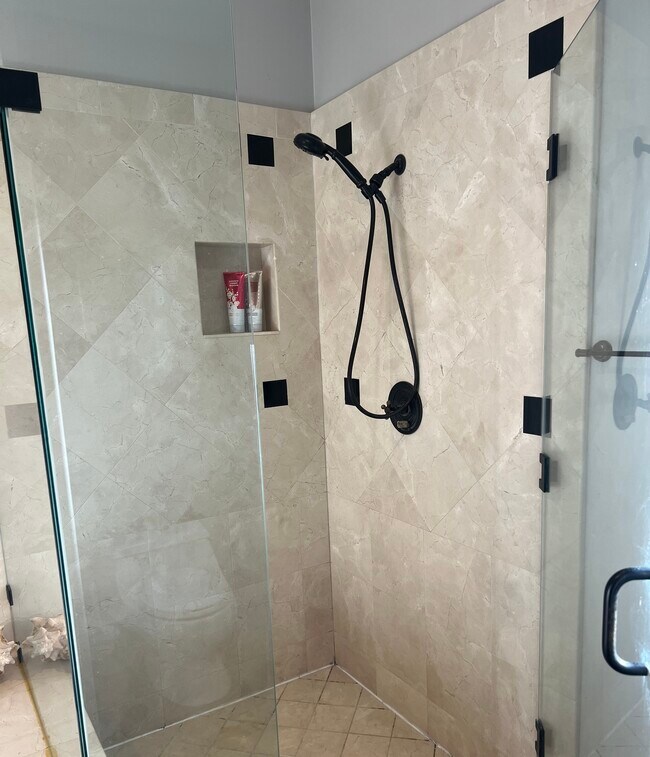 Master Bathroom Shower - 6947 Jellico Ave