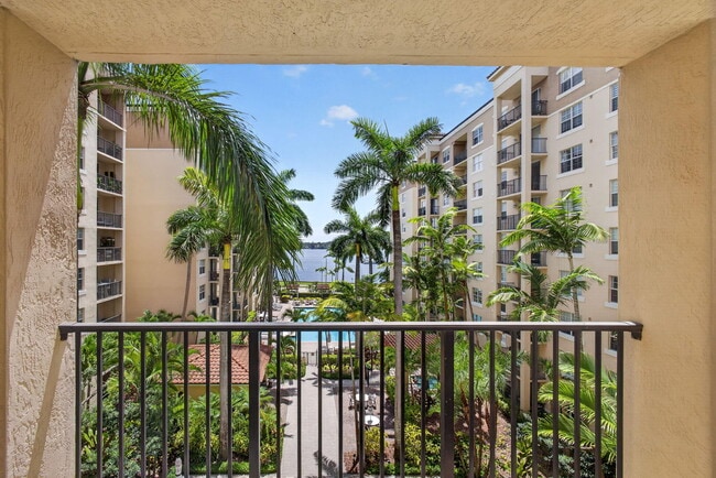 Building Photo - 1801 N Flagler Dr
