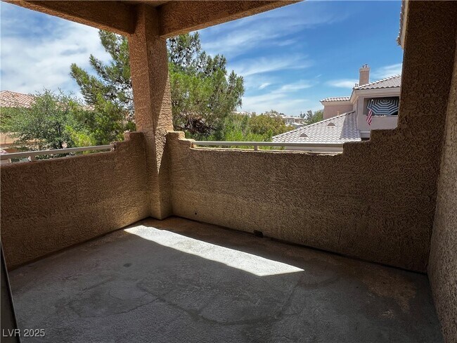Building Photo - 6905 Cobre Azul Ave