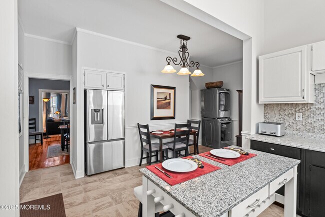 Building Photo - 49 Franklin Ave