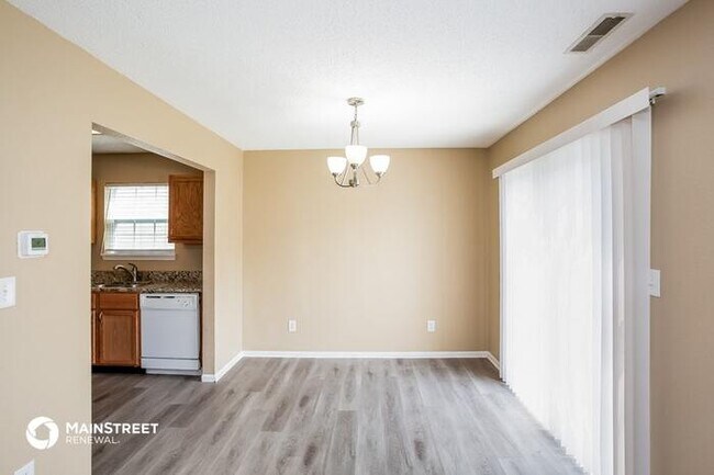Building Photo - 10305 Cadogan Dr, Indianapolis, IN 46236