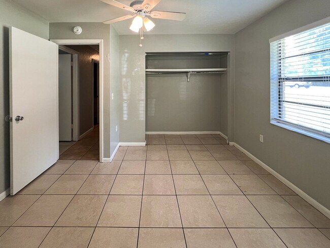Building Photo - 2292 - Sugarfoot Oaks