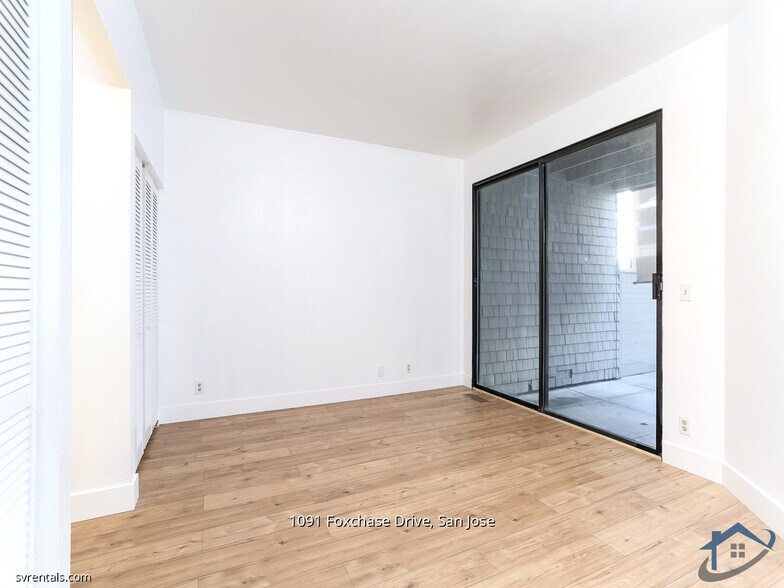 Building Photo - 1091 Foxchase Dr