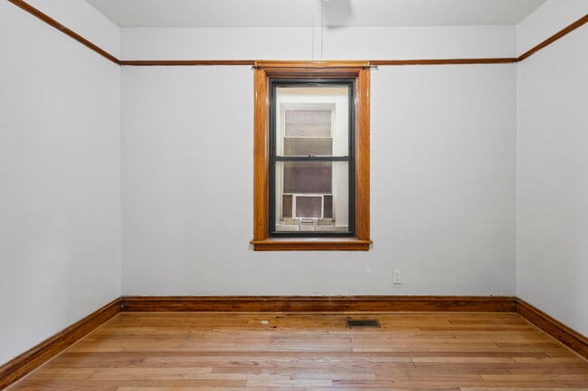 Building Photo - 4537 S Richmond St