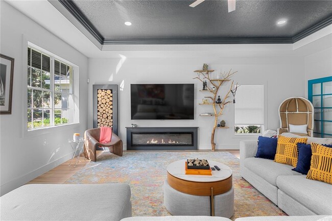 Building Photo - 2107 Branch Hill St