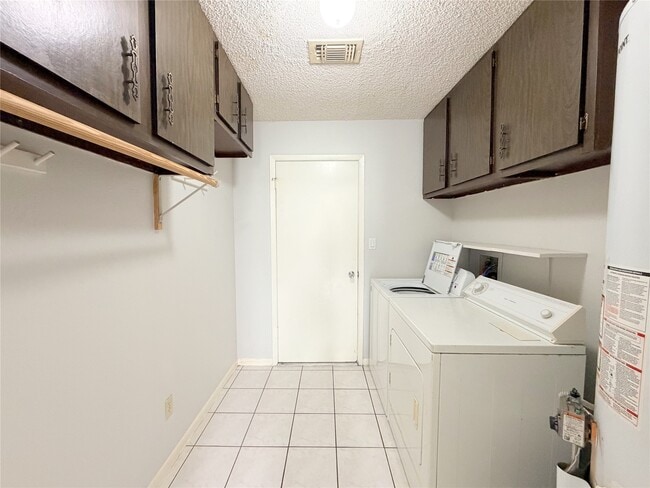 Building Photo - 2535 Planters Row