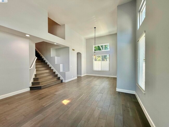 Building Photo - 4238 Diavila Ave
