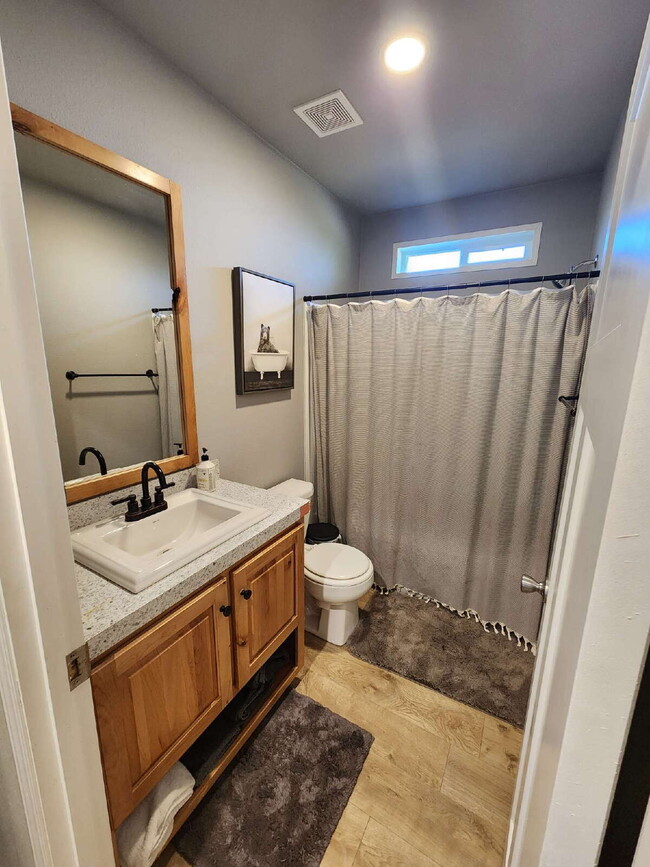 Building Photo - 3BR, 2BTH in Post Falls Above The Fog