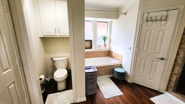 Building Photo - 4204 Country Brook Dr