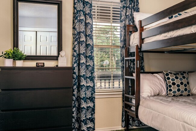 Building Photo - 1 Amesbury Dr