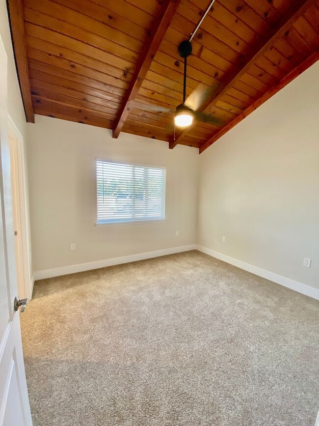 Building Photo - Magnificent Views – 2 Bed, 1 Bath Gem – A ...