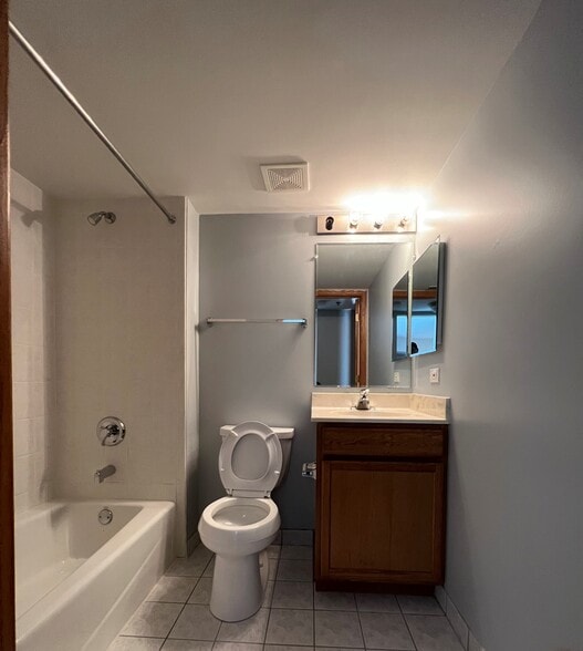 Building Photo - 943 Elderberry Cir