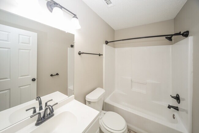Building Photo - 5411 Corner Oak Dr