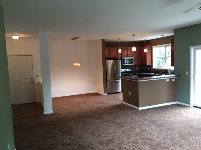 Building Photo - 932 Southmoor Dr