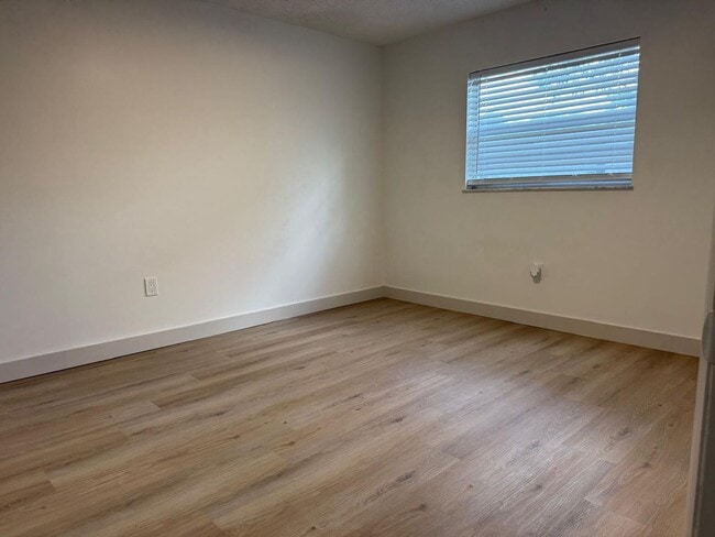 Building Photo - Newly Remodeled - 3 bedroom 2 bath - Ready to Move In!