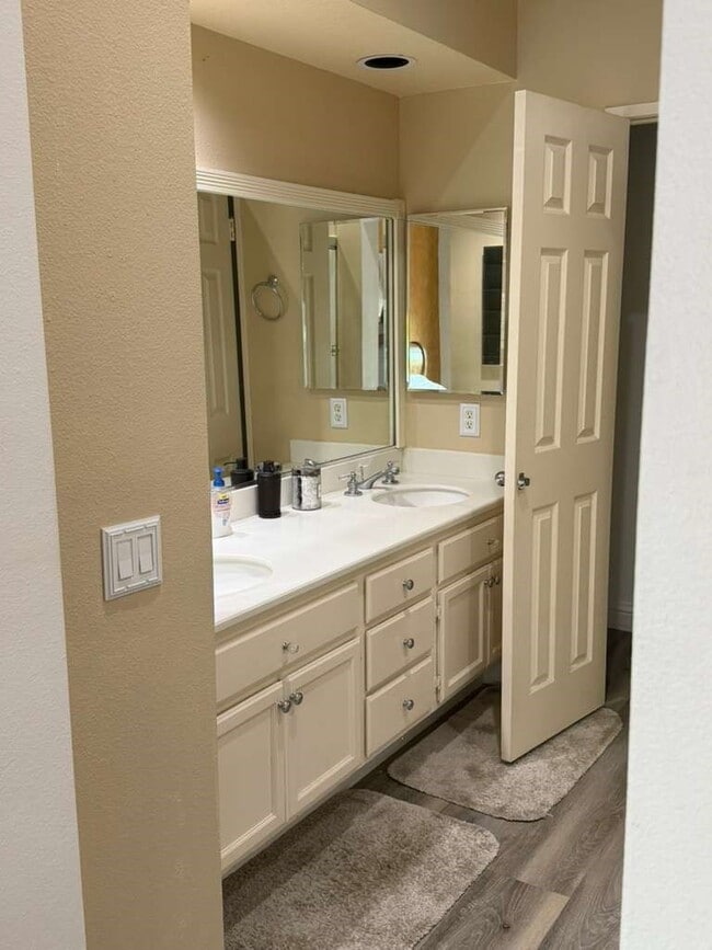 Building Photo - 192 Pasto Rico