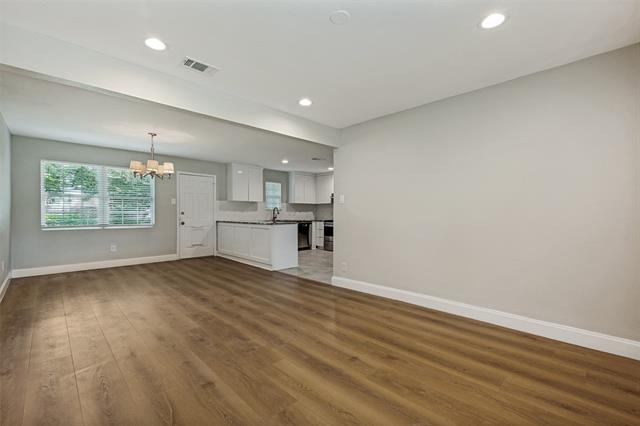Building Photo - 717 Willowbrook Dr
