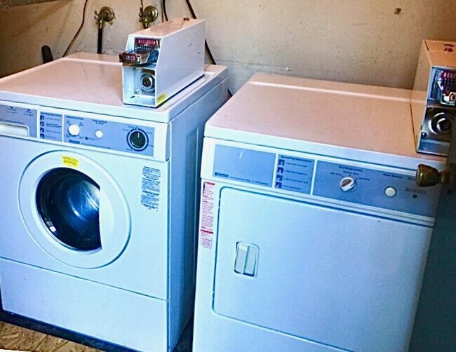 Building Photo - 7170 Bark Ln