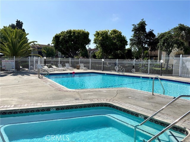Building Photo - 4791 Lago Dr