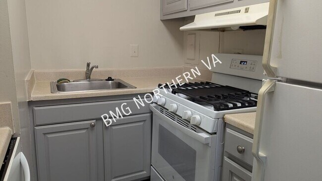 Building Photo - 5340 Holmes Run Pkwy