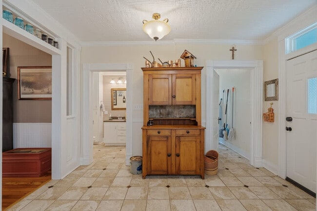 Building Photo - 509 Dabbs St