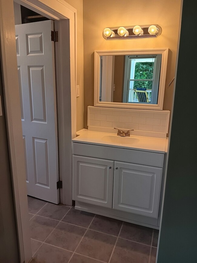 Building Photo - 3 Gallivan St