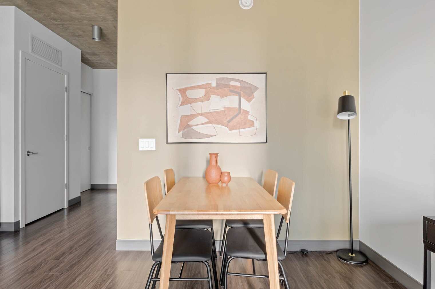 Building Photo - 215 W Lake St