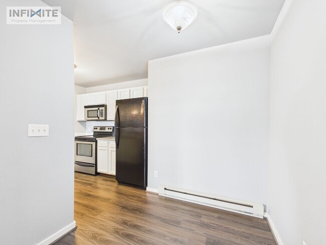 Building Photo - Top-Floor 2BR/2BA – Bright, Clean & Move-In Ready