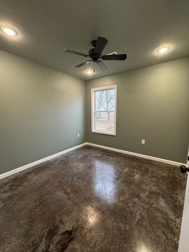 Building Photo - Brand New 3 Bed / 2 Bath In Trumann Available Now!