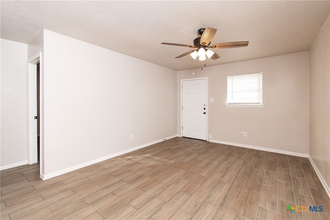 Building Photo - 314 Sunset Ln