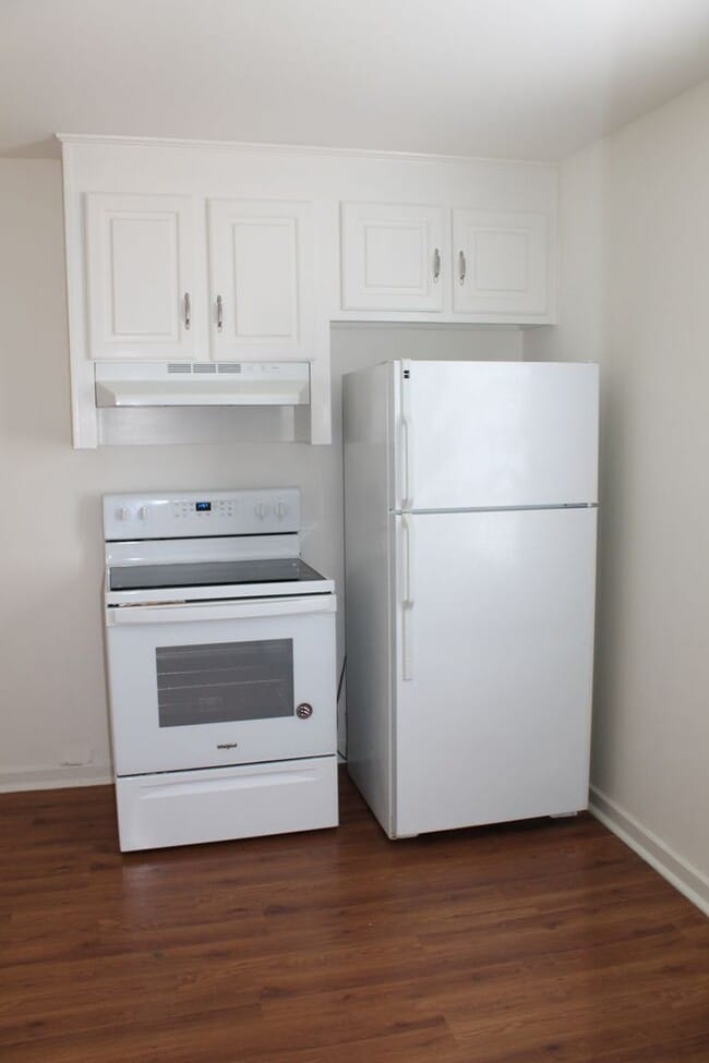 Building Photo - 2 Bedroom 1 Bath Apartment in Shandon (Dup...