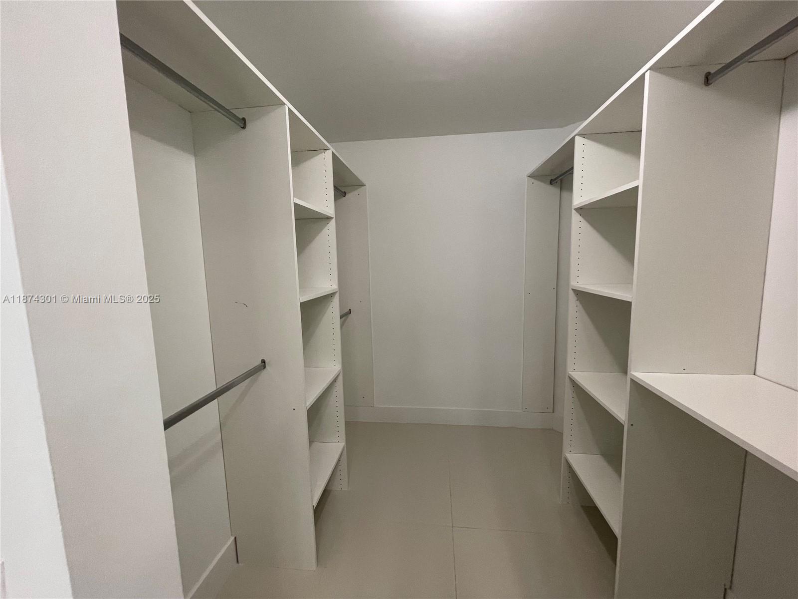 Building Photo - 300 S Biscayne Blvd